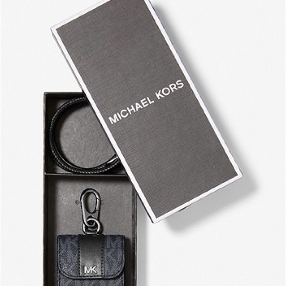 MICHAEL MICHAEL KORS
Hudson Logo Lanyard Case for Apple AirPods Pro® - Picture 5 of 8